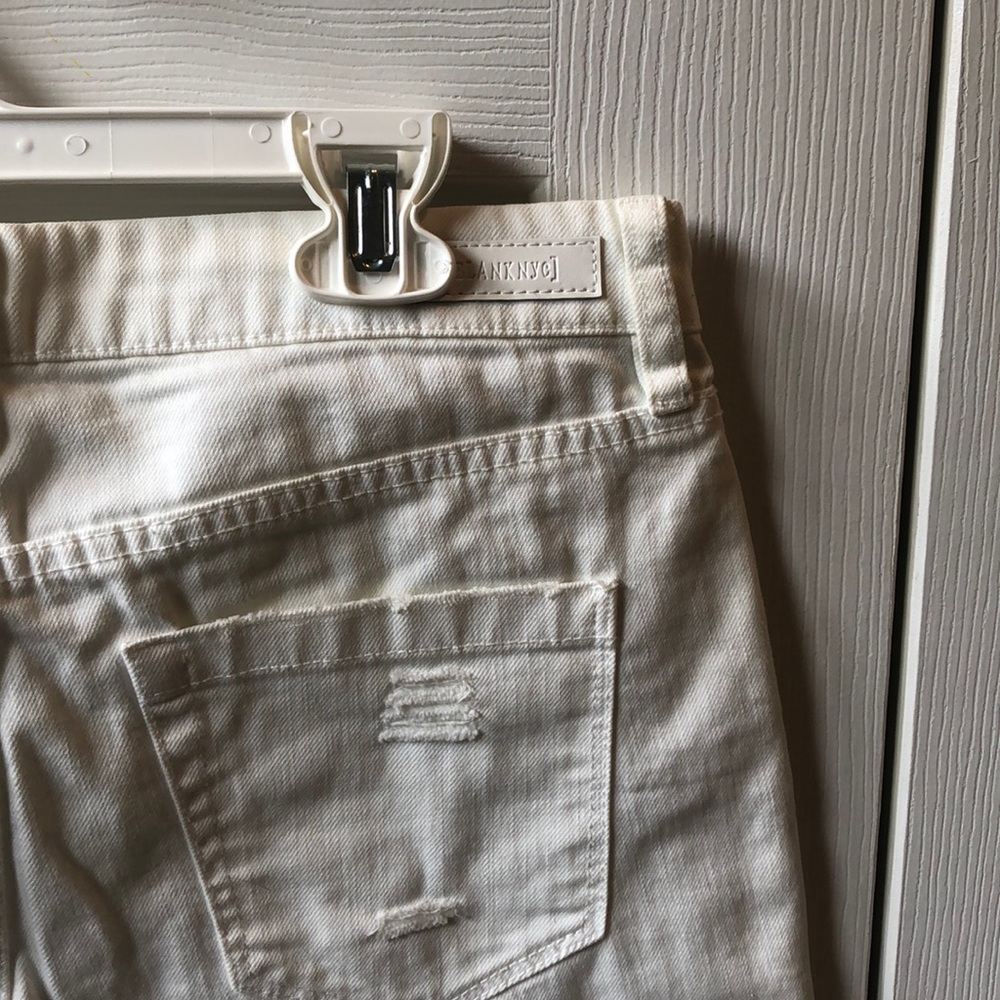 Blank NYC white jean shorts - Picture 3 of 5